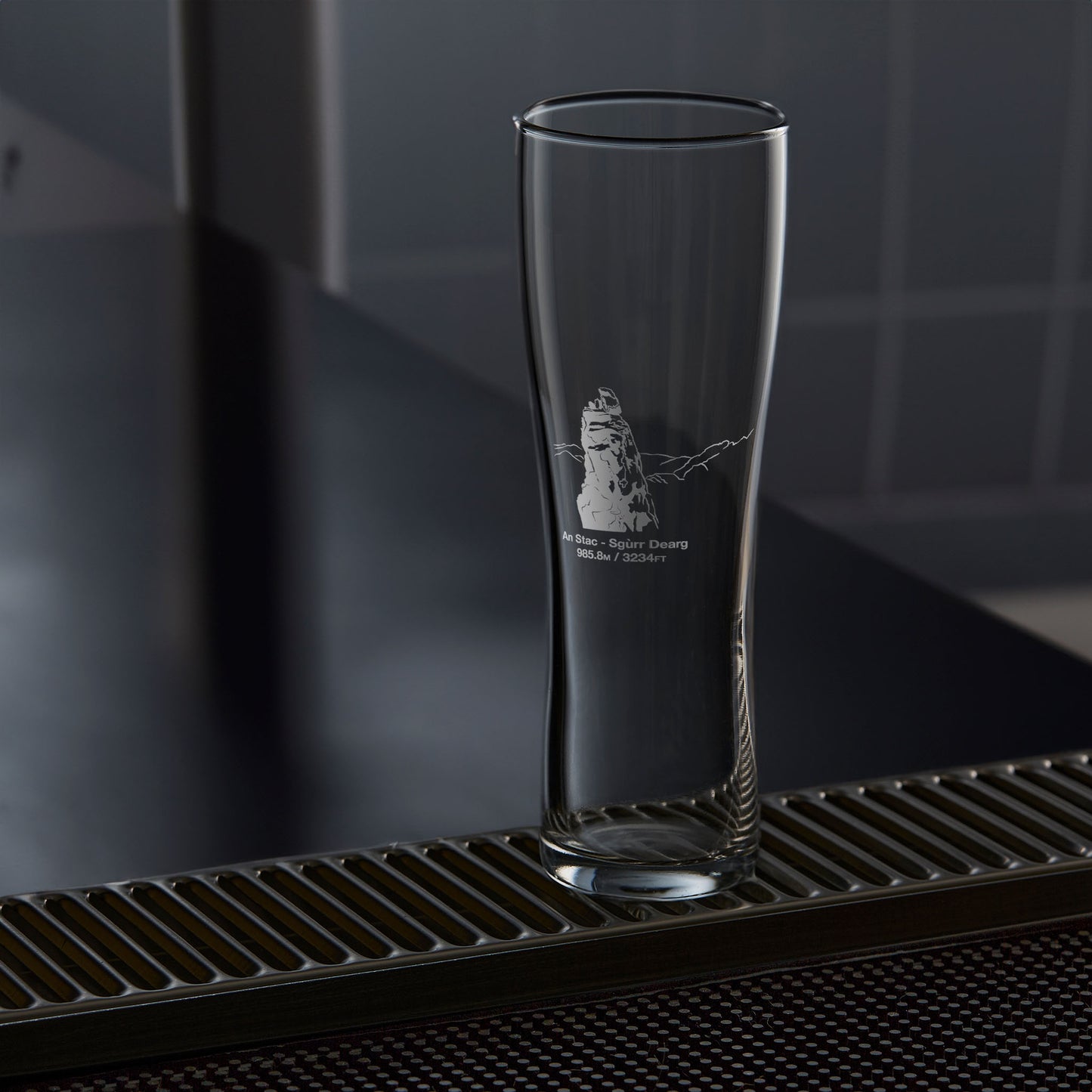 Pint glass engraved with the Inaccessible Pinnacle on Sgurr Dearg, Isle of Skye
