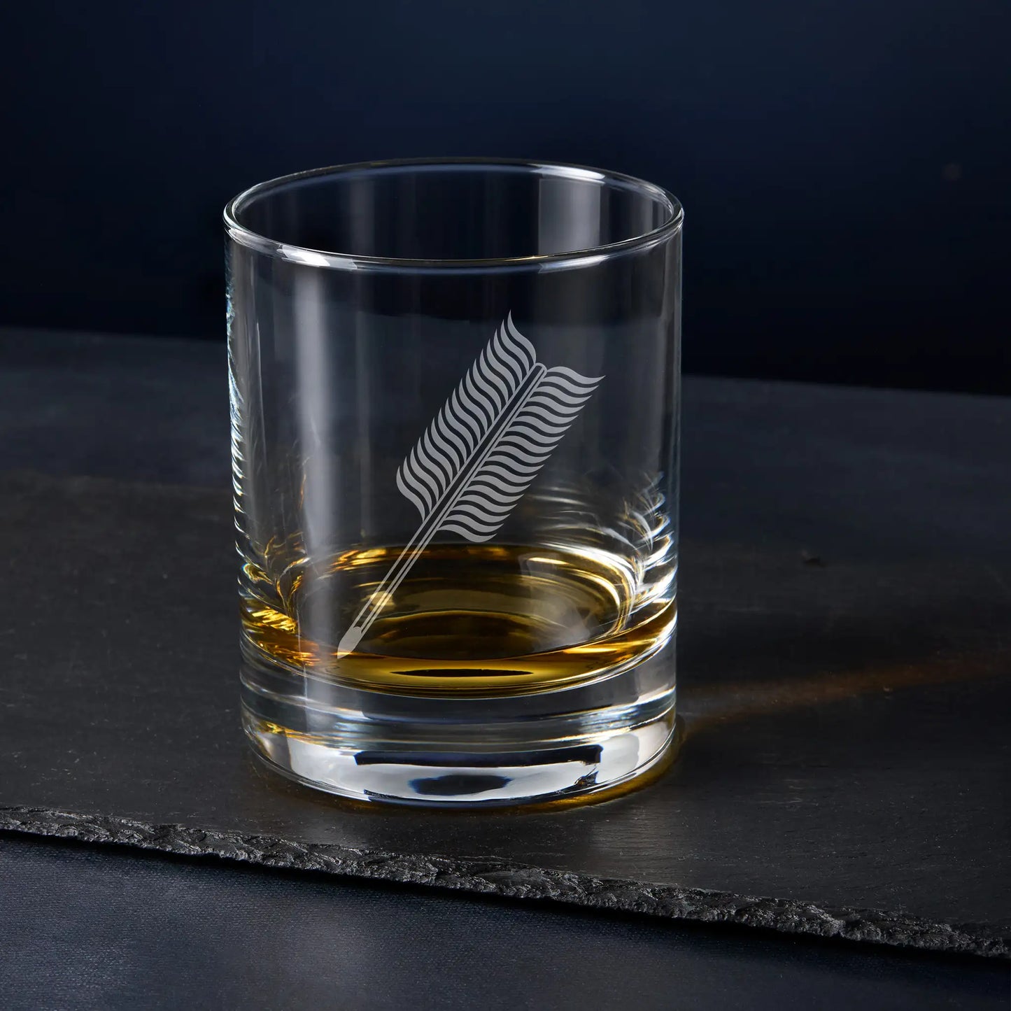Engraved Masonic whisky glass – Assistant Secretary jewel – Scottish Constitution – black background