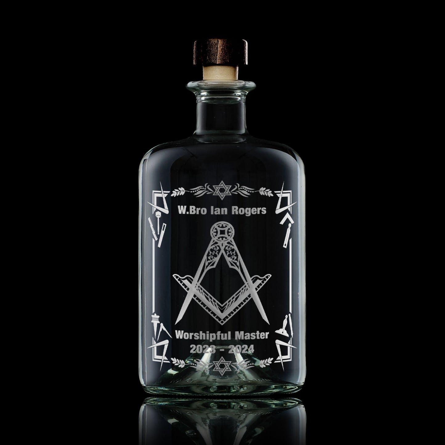 Masonic apothecary decanter with filigree Square & Compass, engraved on black background