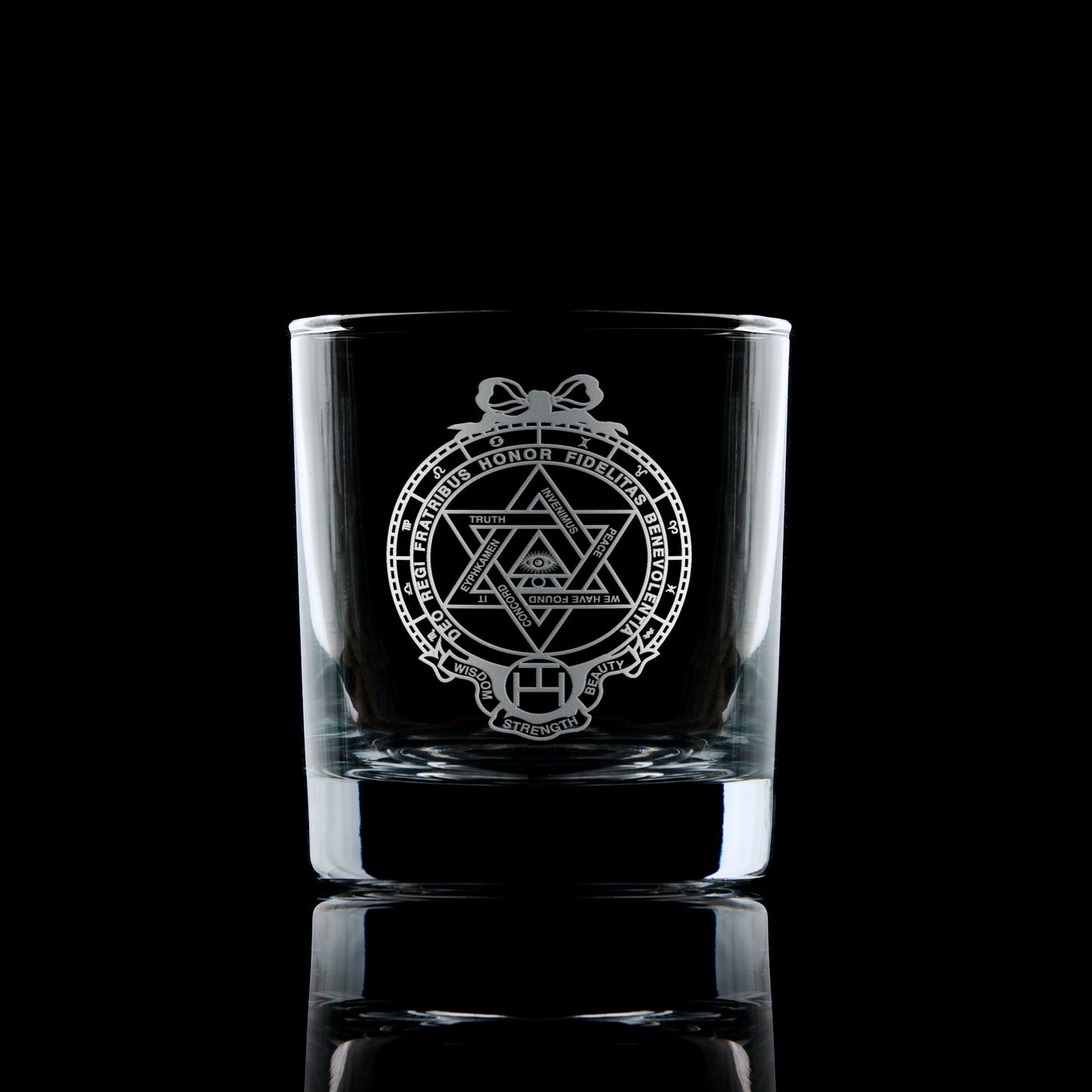 Freemasons Scottish Constitution Royal Arch Breast Jewel engraved whisky glass on a black background
