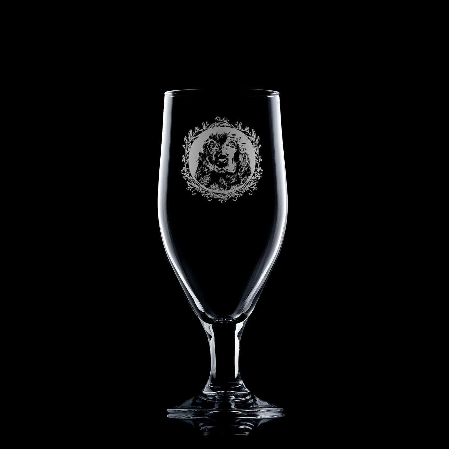 Engraved Show Cocker Spaniel stemmed beer glass showing a portrait framed by a leafy garland, crafted in Scotland by Just The Ticket.