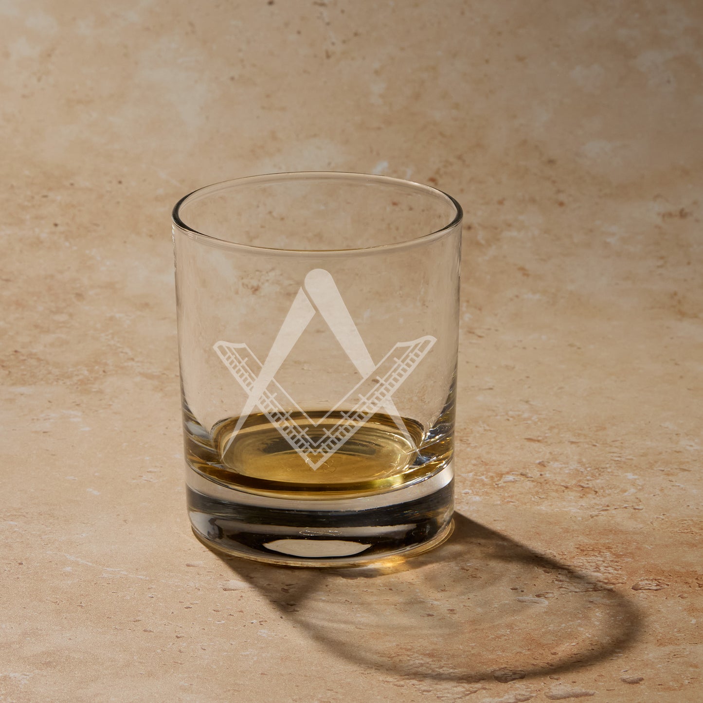 Engraved Whisky glass featuring a Fellowcraft square and compass