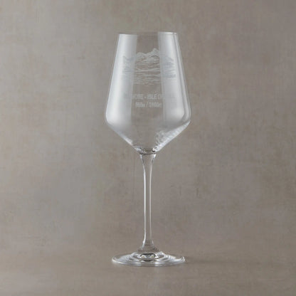 Isle of Mull Wine glass engraved with a view of Ben More