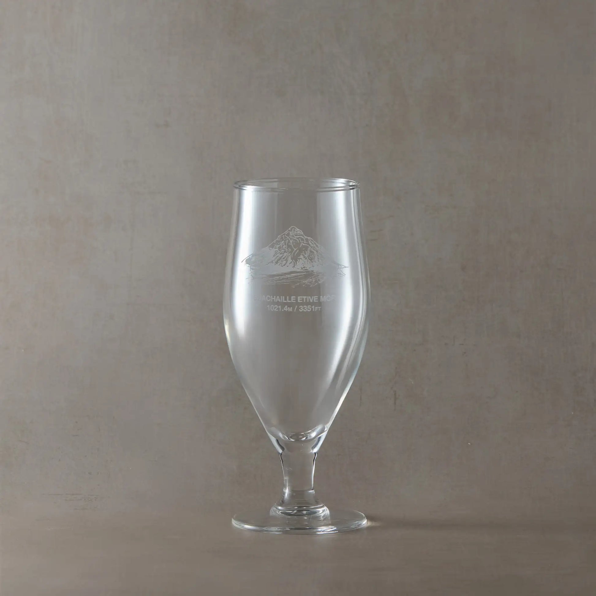 Stemmed chalice beer glass engraved with a view of Buachaille Etive Mor, Stob Dearg