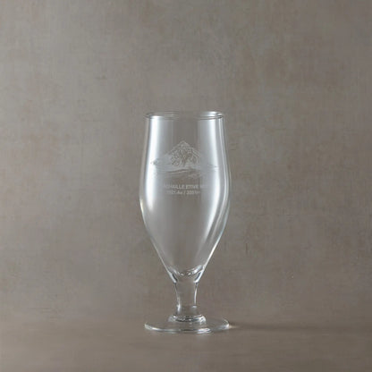 Stemmed chalice beer glass engraved with a view of Buachaille Etive Mor, Stob Dearg