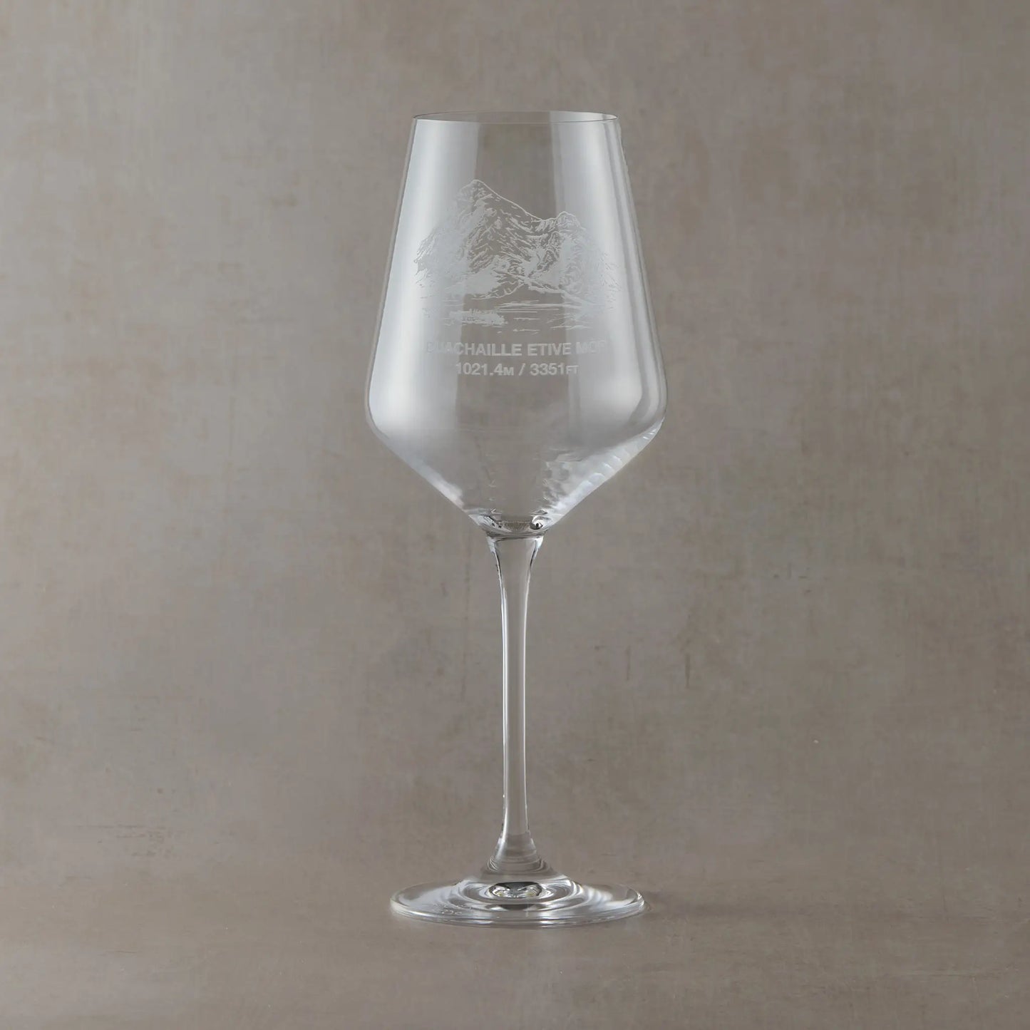 Buachaille Wine glass engraved with a view of Coire Na Tuliach from A82
