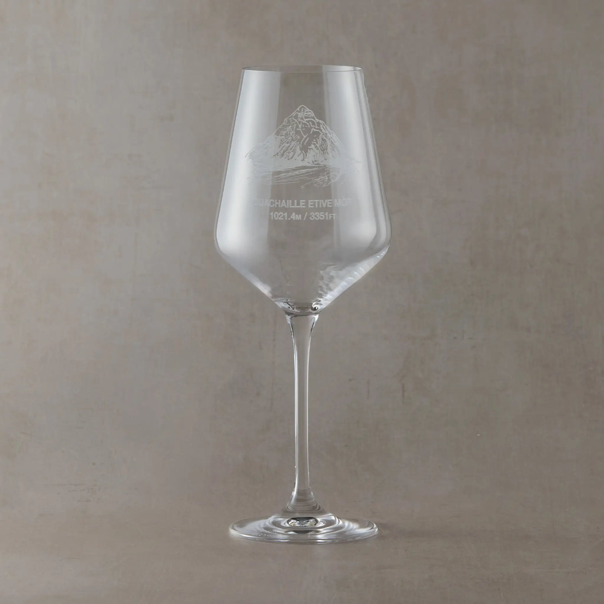 Buachaille Wine glass engraved with a view of Stob Dearg from Glencoe