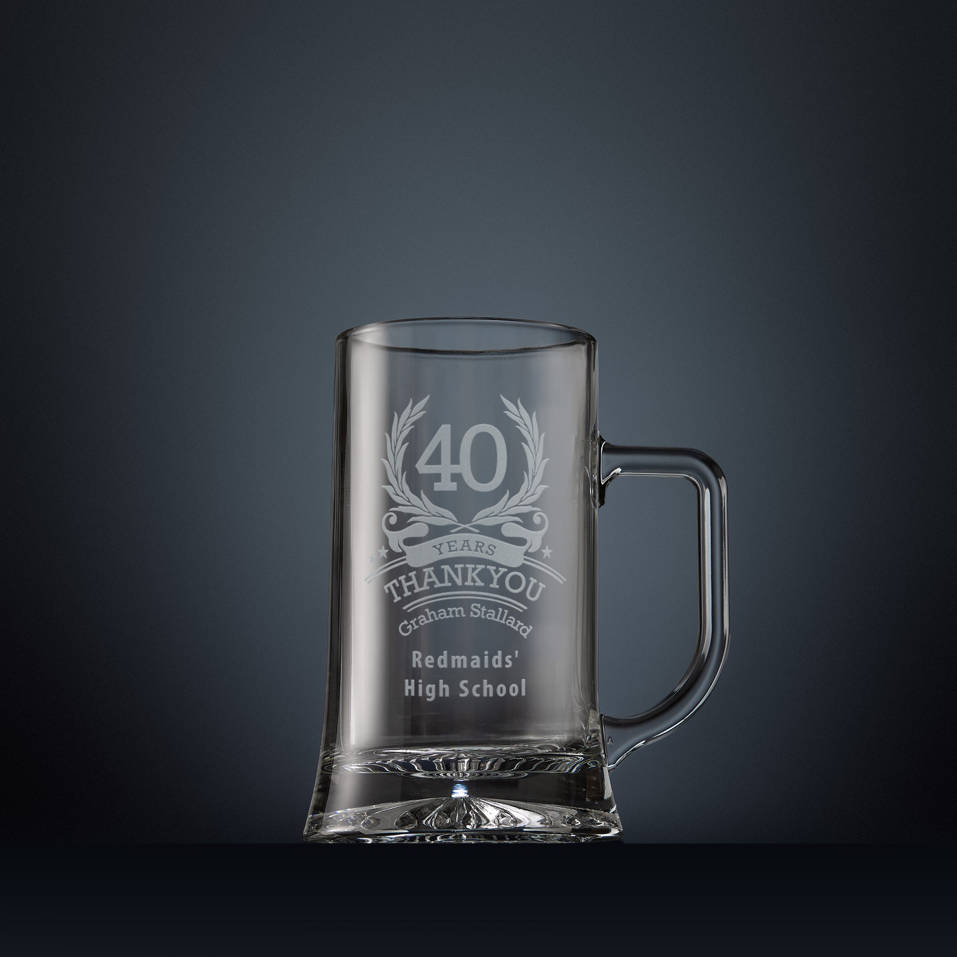 Engraved glass tankard with laurel wreath anniversary design and personal message