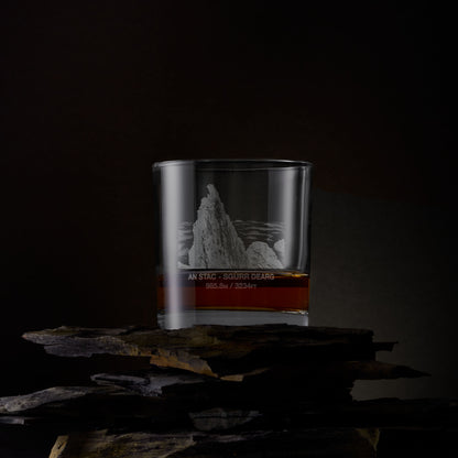Engraved whisky glass with An Stac Sgurr Dearg, Inn Pin illustraton