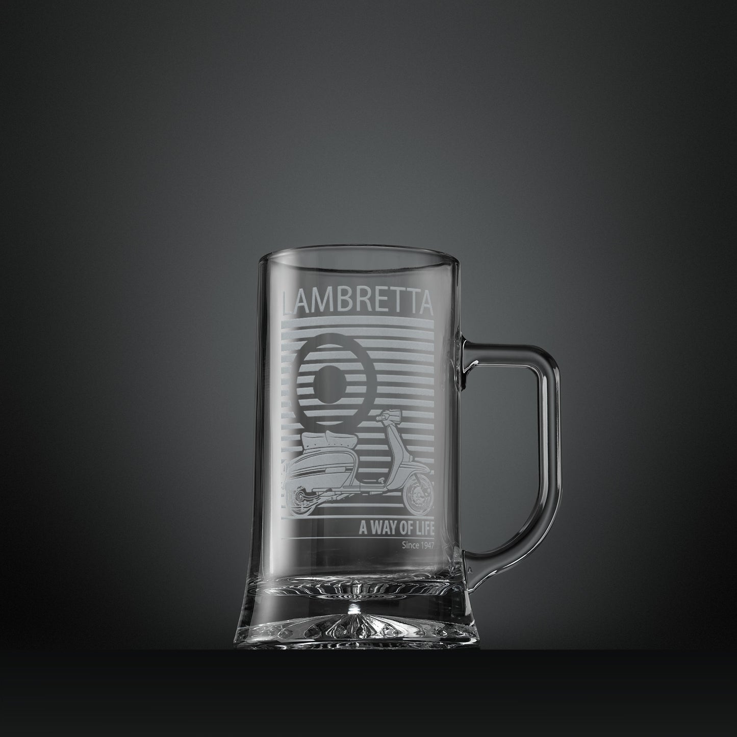 Engraved glass tankard with Lambretta GP illustration