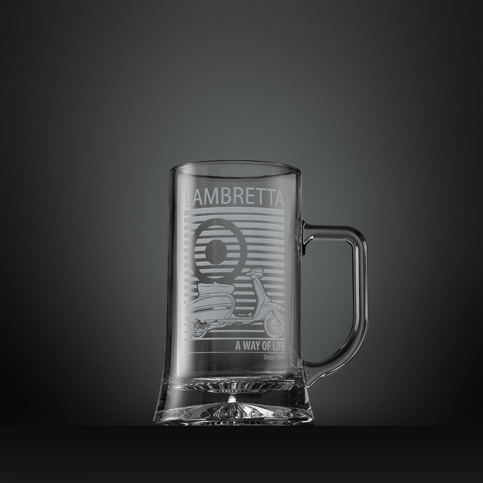 Engraved glass tankard with Lambretta GP illustration