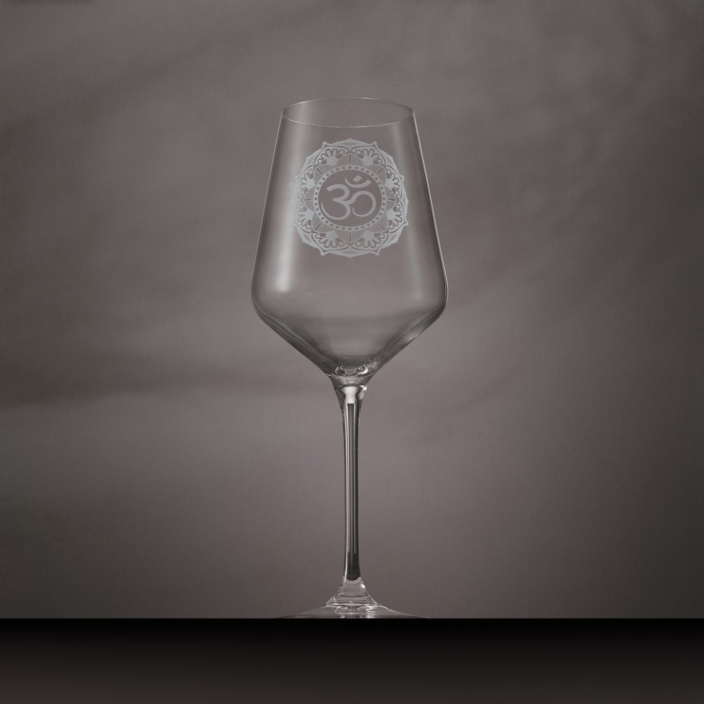 Engraved Om Mandala Wine Glass  – The Atelier Edition