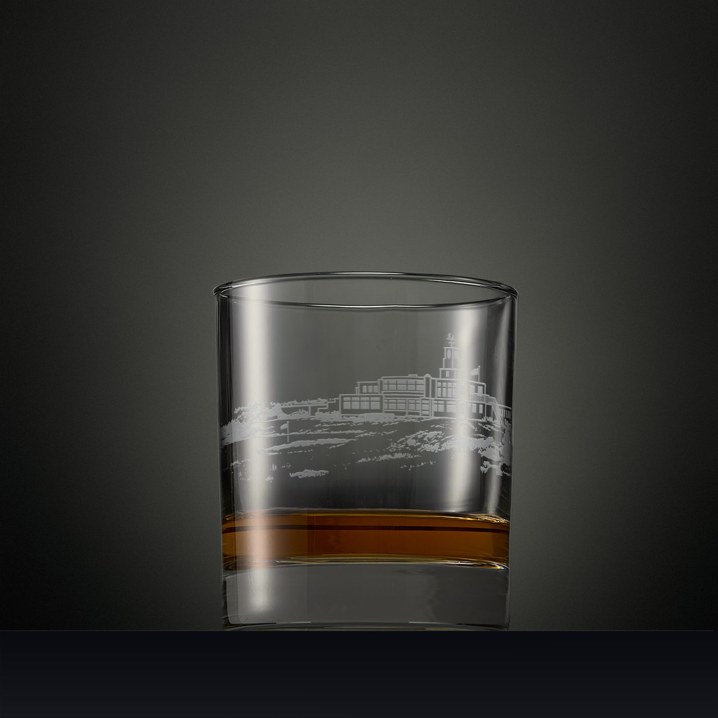 Engraved whisky glass with the Royal Birkdale clubhouse and green illustration