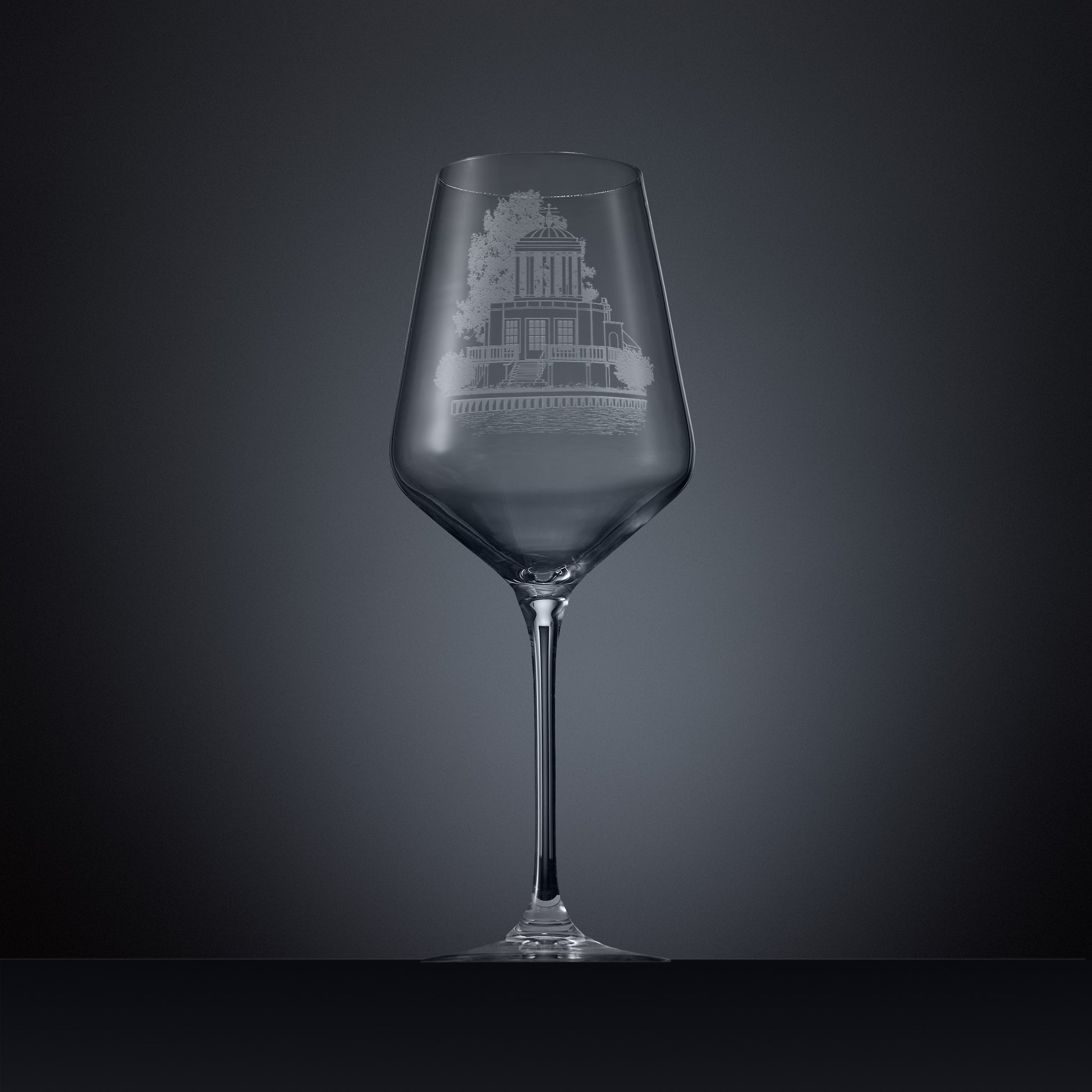 Engraved wine glass with Temple Island illustration