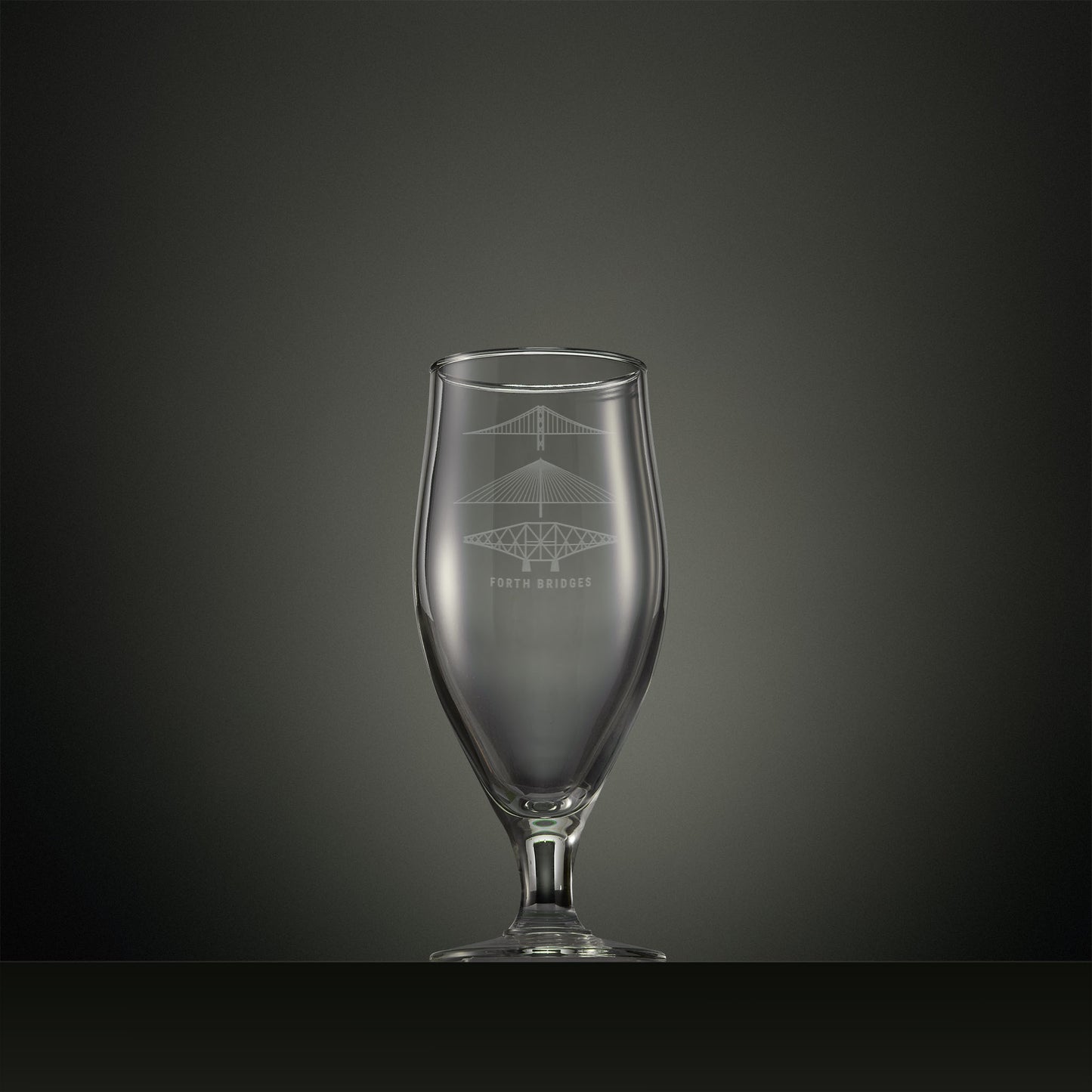 Engraved stemmed beer glass with Forth bridges illustration