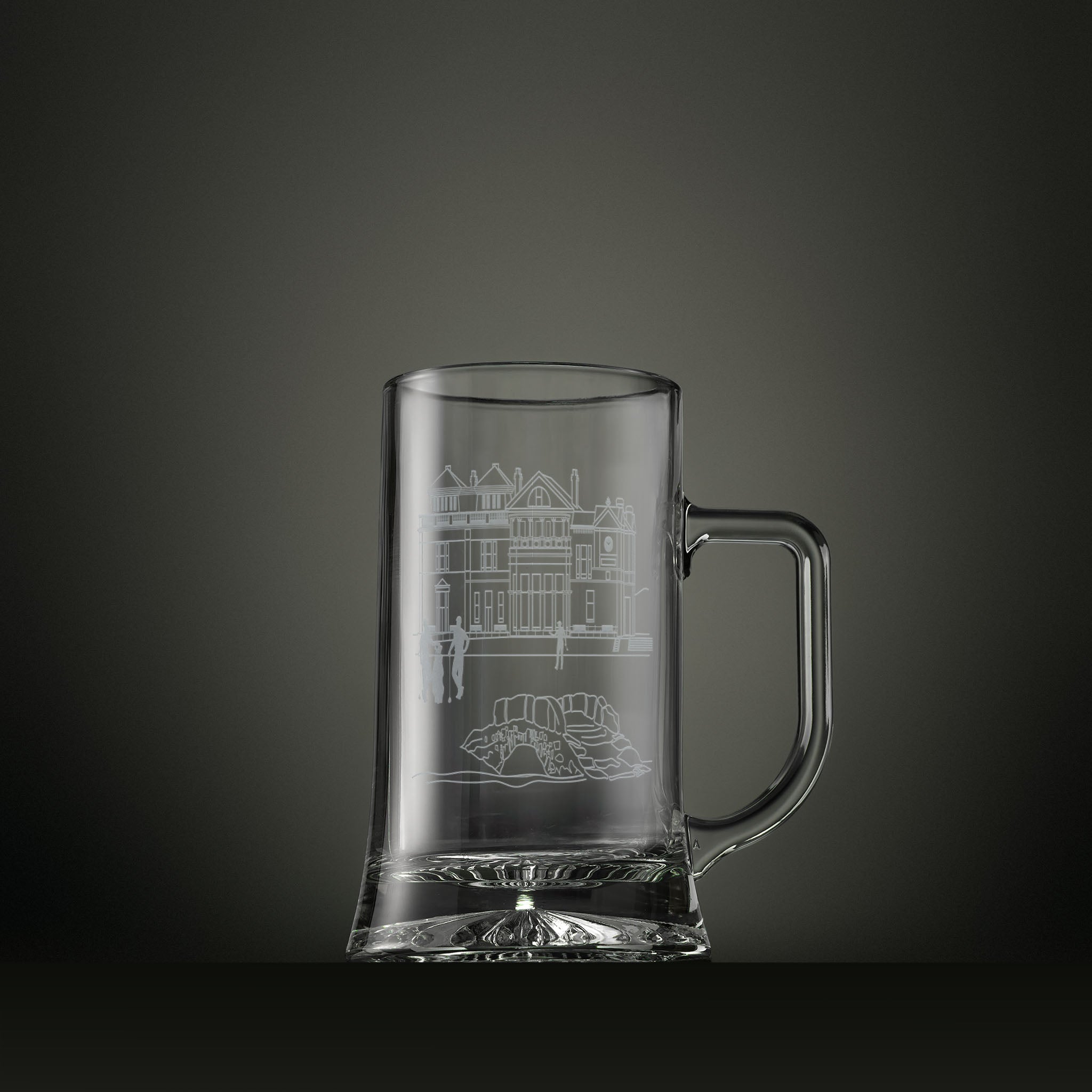 Engraved glass tankard with the Old Course clubhouse at St Andrews illustration