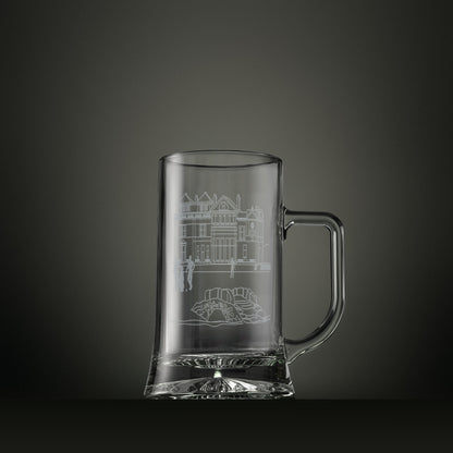 Engraved glass tankard with the Old Course clubhouse at St Andrews illustration