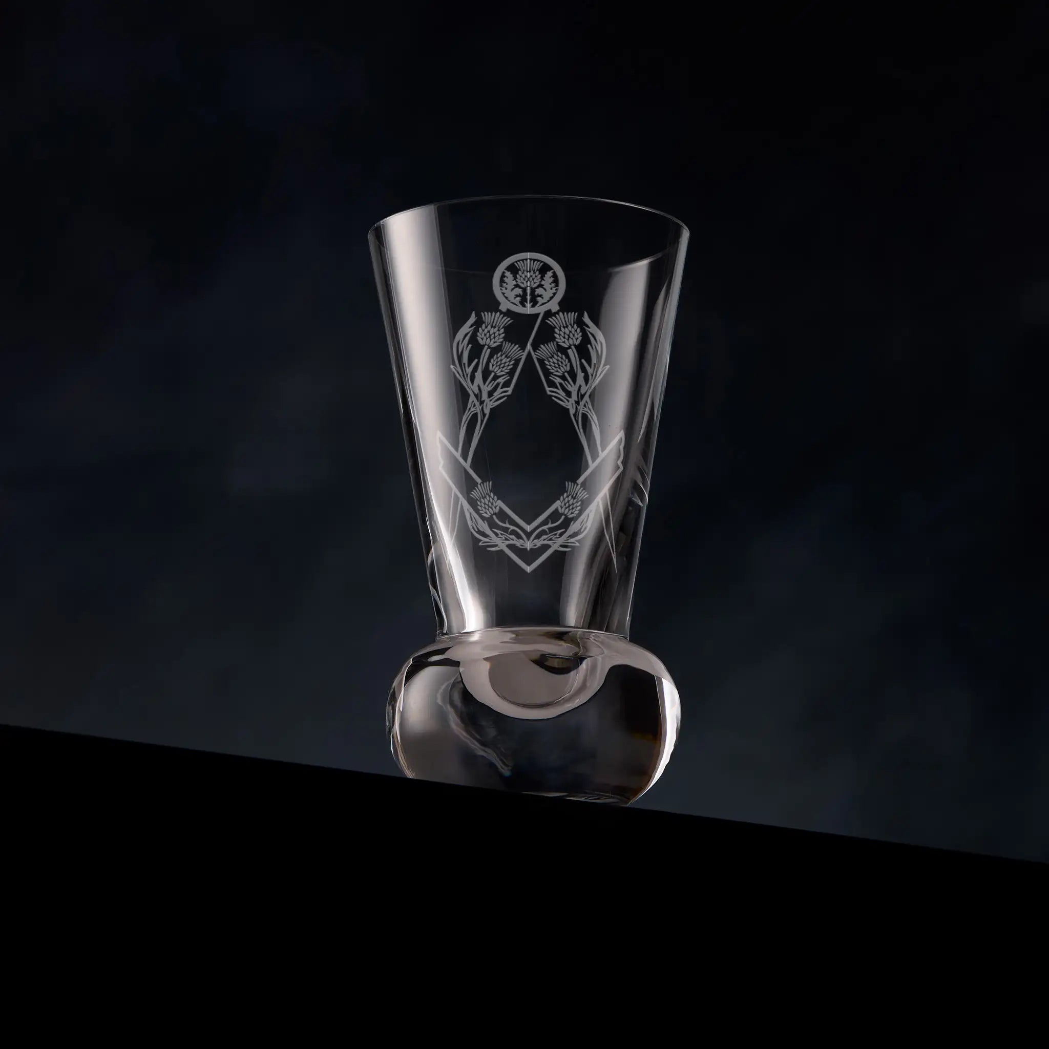 Crystal firing glass engraved with a Scottish Constitution Immediate Past Master collar jewel