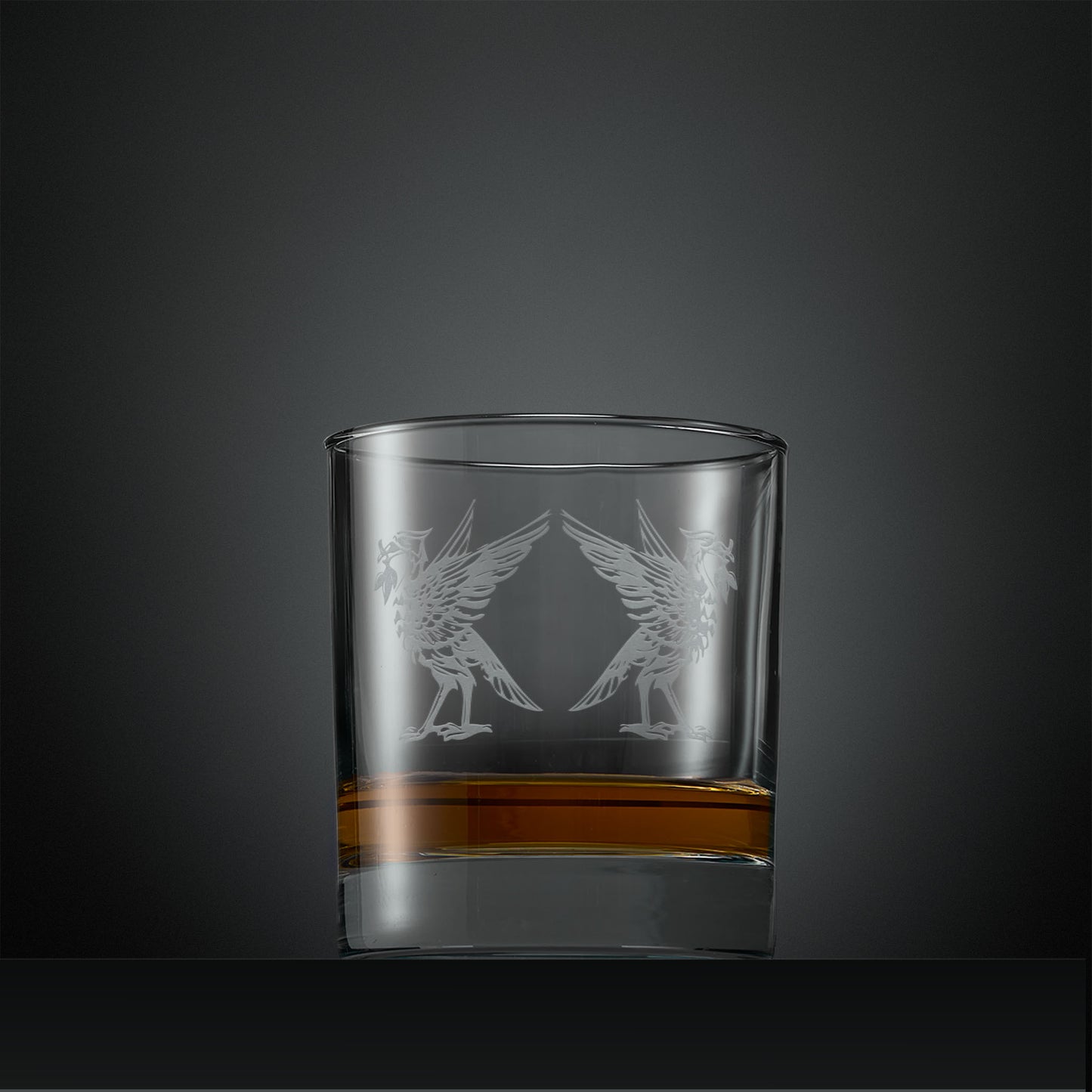 Engraved whisky glass with two Liverbirds facing away from each other