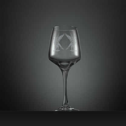 Engraved wine glass with two Liverbirds facing away from each other