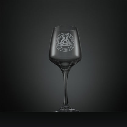 Engraved wine glass featuring the Northern Soul 45 record adapter