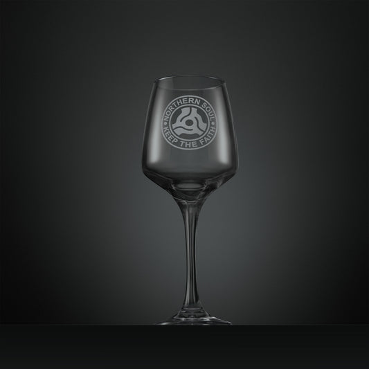 Engraved wine glass featuring the Northern Soul 45 record adapter