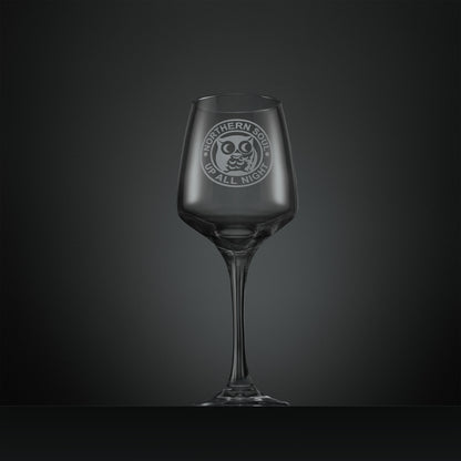 Engraved wine glass featuring the Northern Soul night owl badge