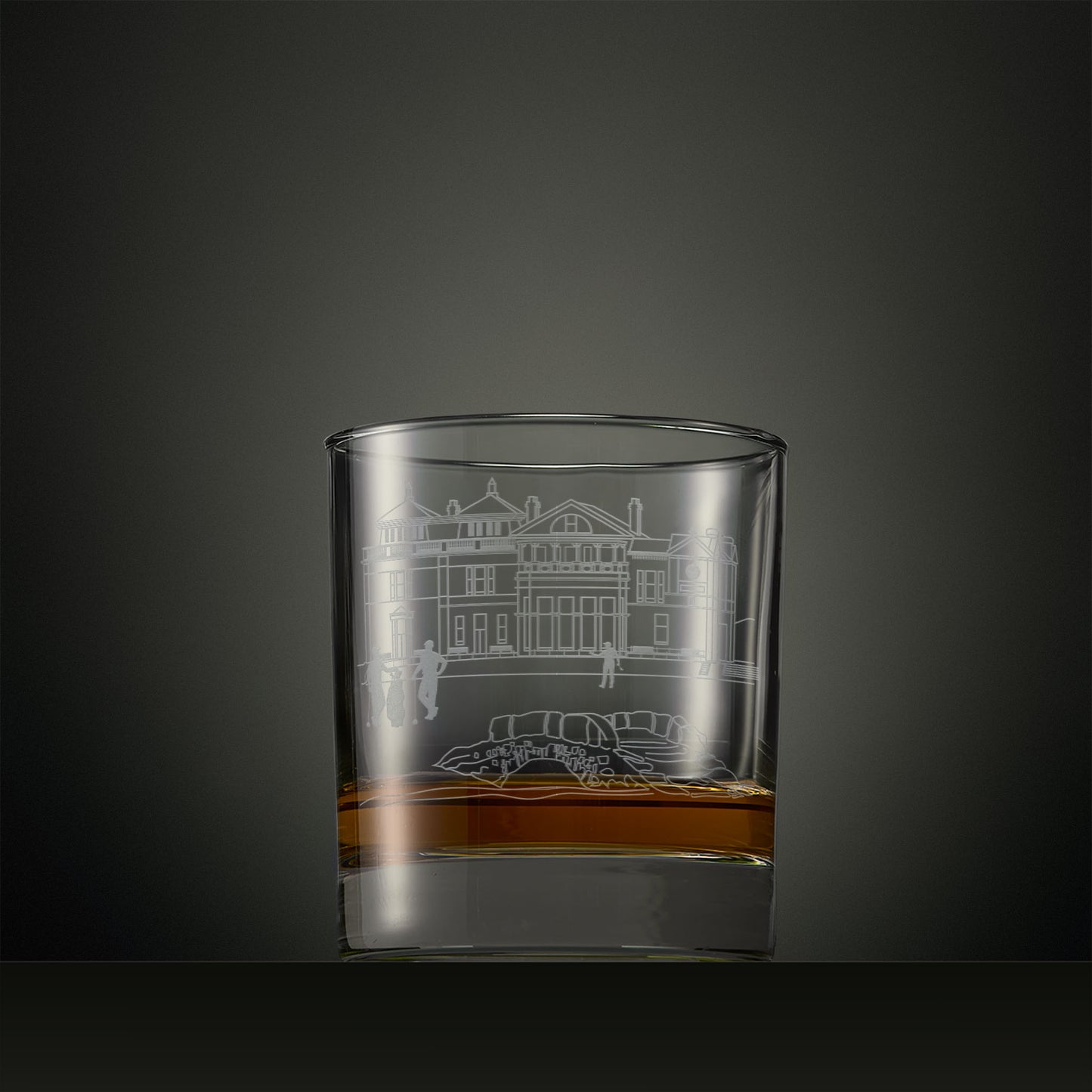Engraved whisky glass with the Old Course clubhouse at St Andrews illustration