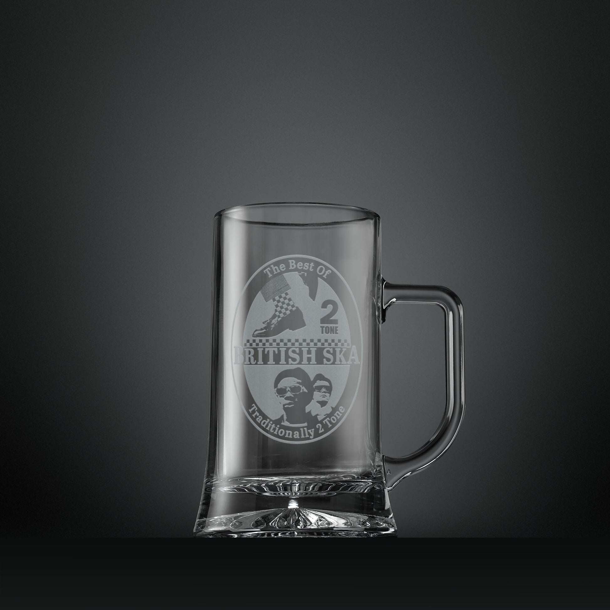 Engraved tankard with ska 2 tone dancing shoes and checkerboard socks design