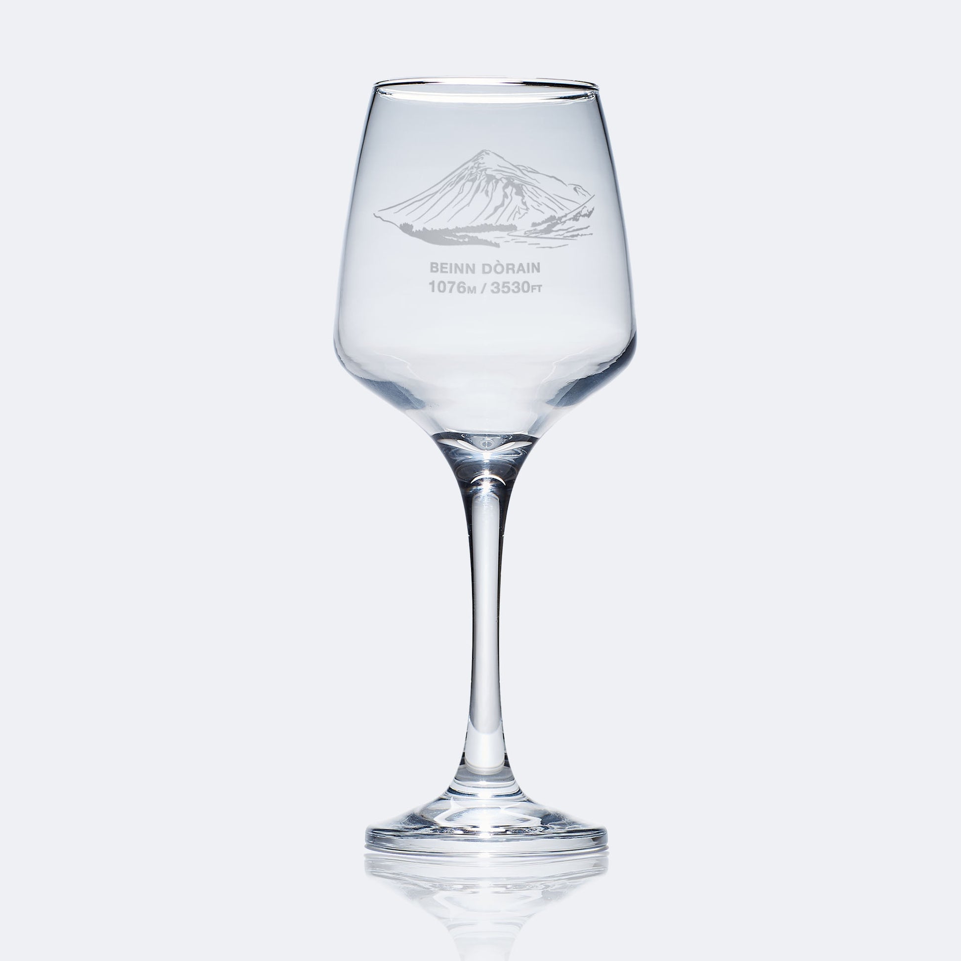 engraved wine glass etched with mountain Beinn Dorain, scottish monro