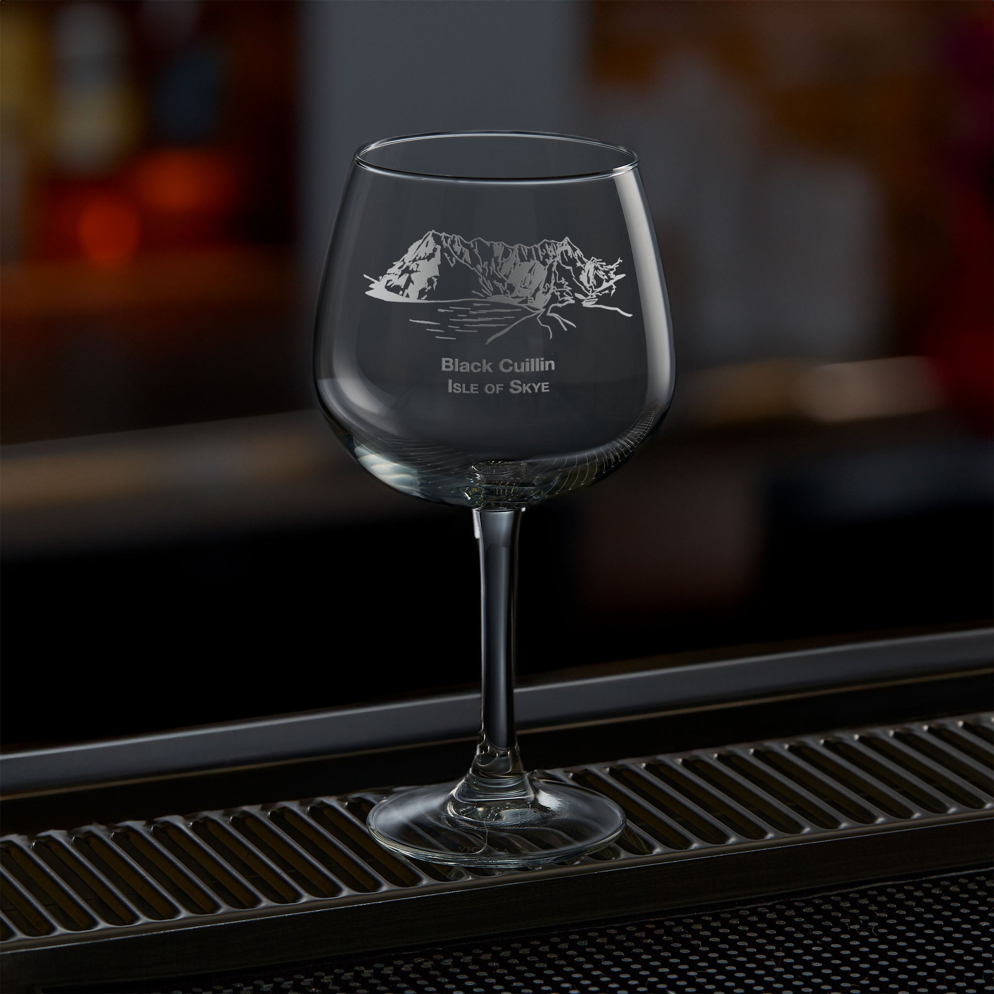 Balloon gin glass engraved with the Black Cuillinmountain range on the Isle of Skye