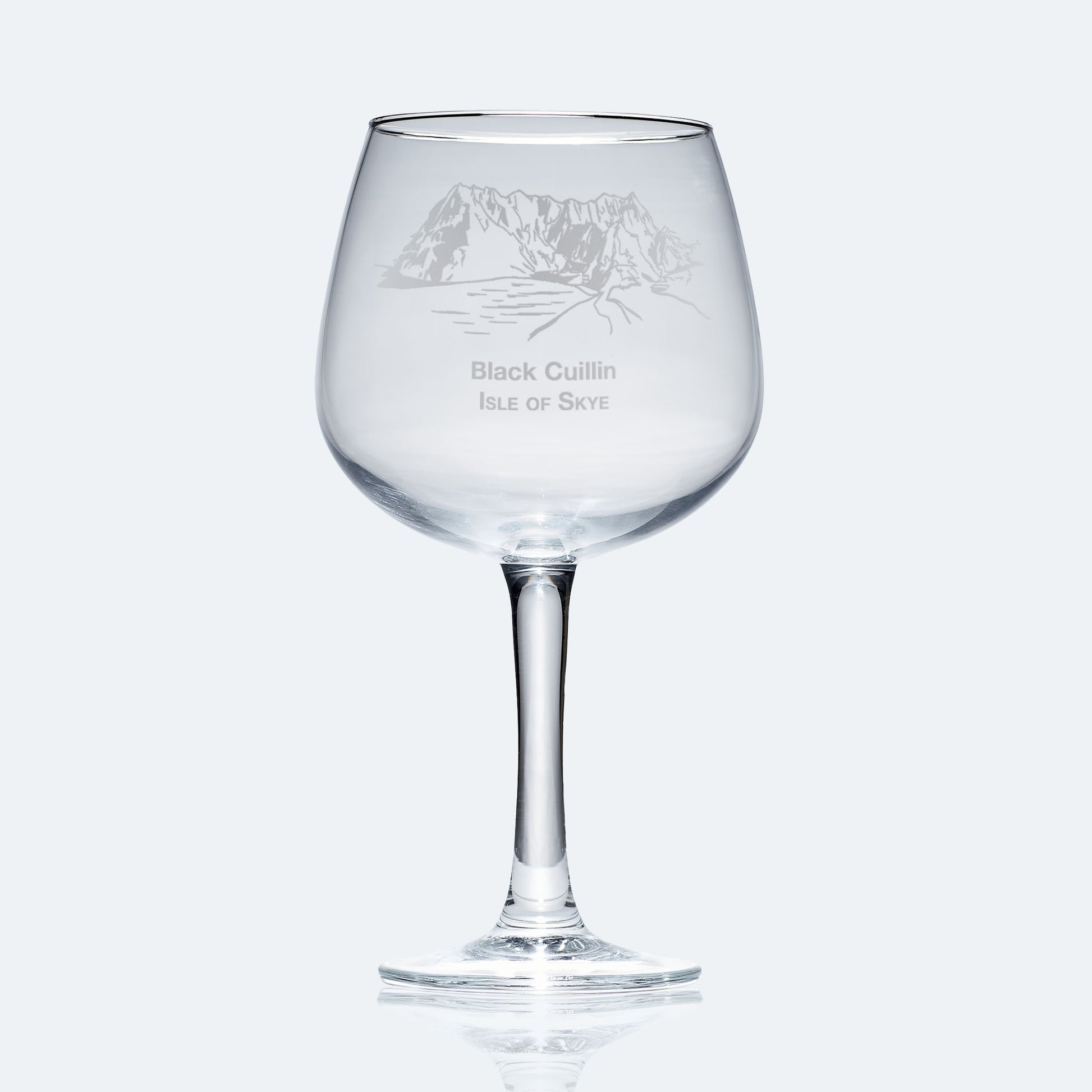 balloon gin glass engraved with black cuillin isle of skye