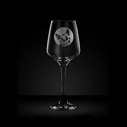 engraved wine glass etched with a portrait of a chihuahua dog