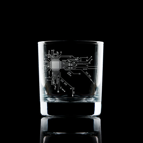Circuit Board Whisky Glass – Engraved Tech-Inspired Design