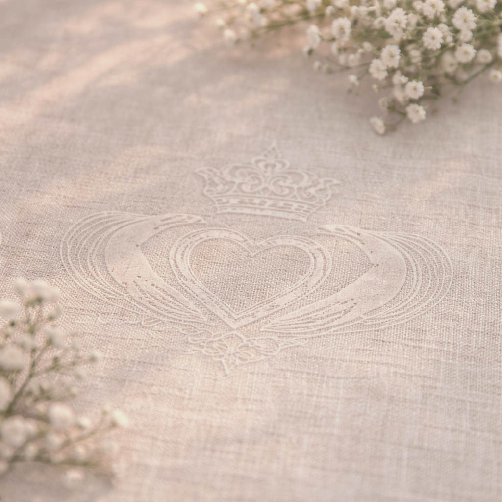 Claddagh emboidered linen with flowers