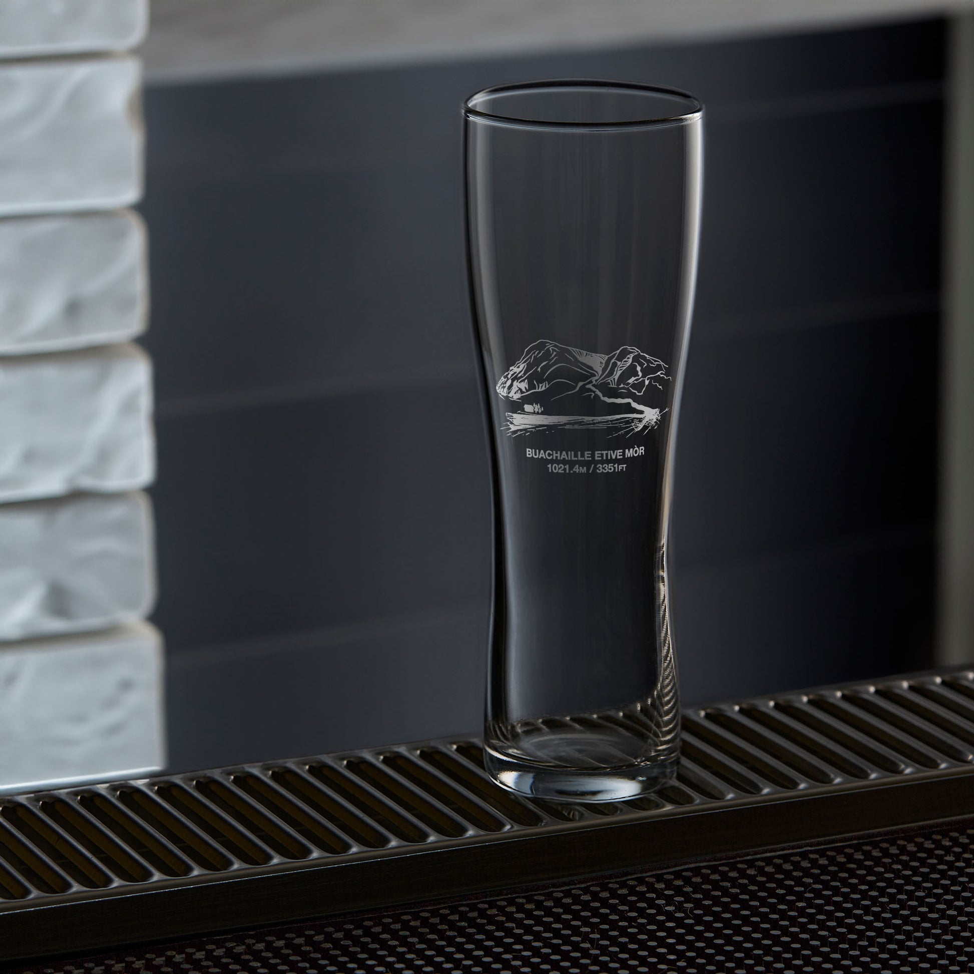 pint glass engraved with scottish mountain buachaille etive mor