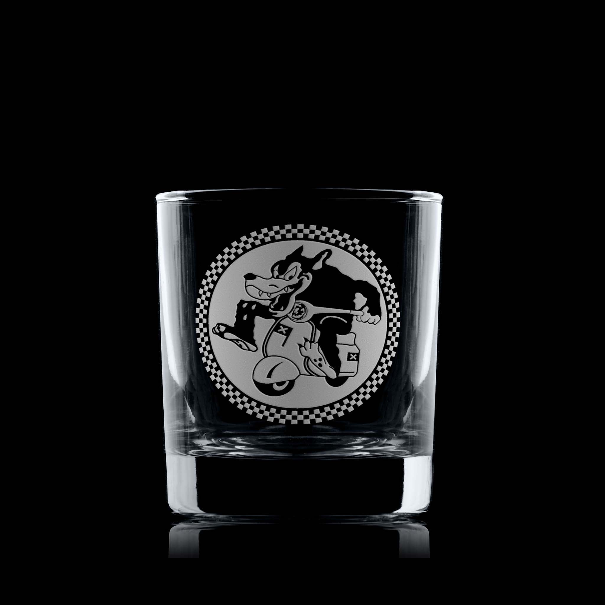Engraved whisky glass showcasing a bold, badge-style scooter club logo, ideal for rally presentations or personal keepsakes.