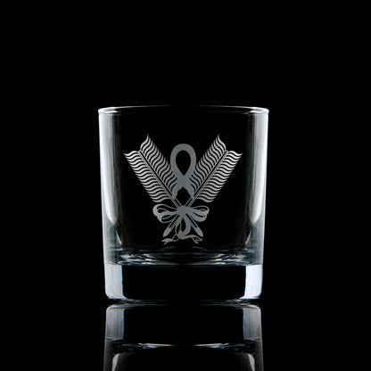 Secretary collar jewel whisky glass – English Constitution, engraved and displayed on dark backdrop