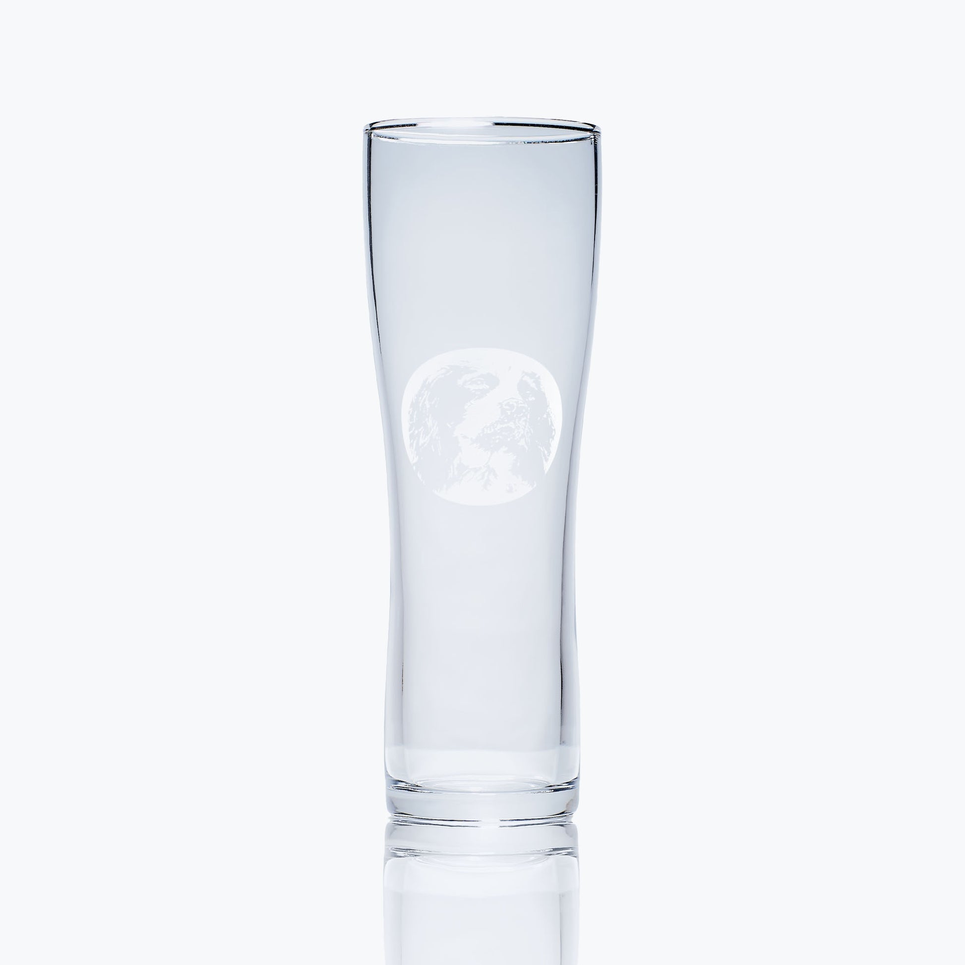 etched craft beer pint glass engraved with a portrait of a springer spaniel dog