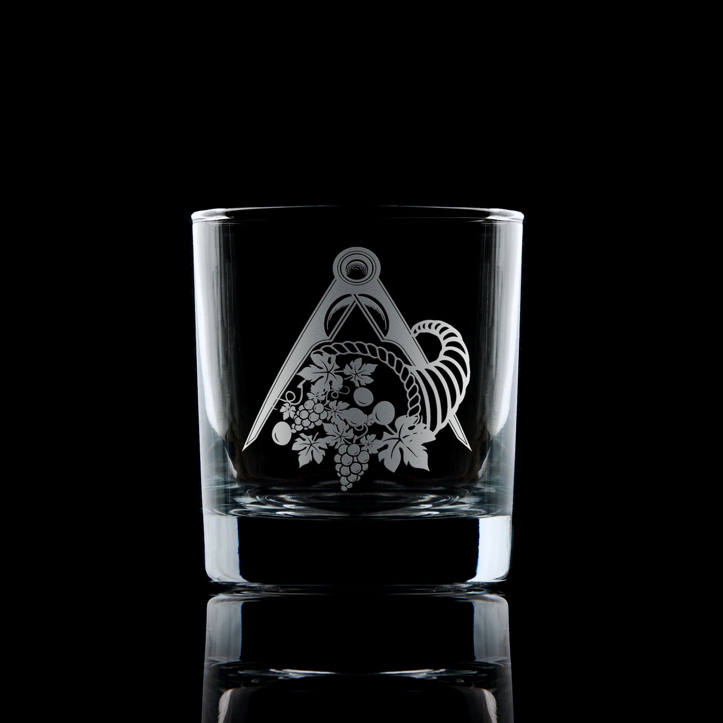 masonic whisky glass engraved with freemansory steward conucopia collar jewel