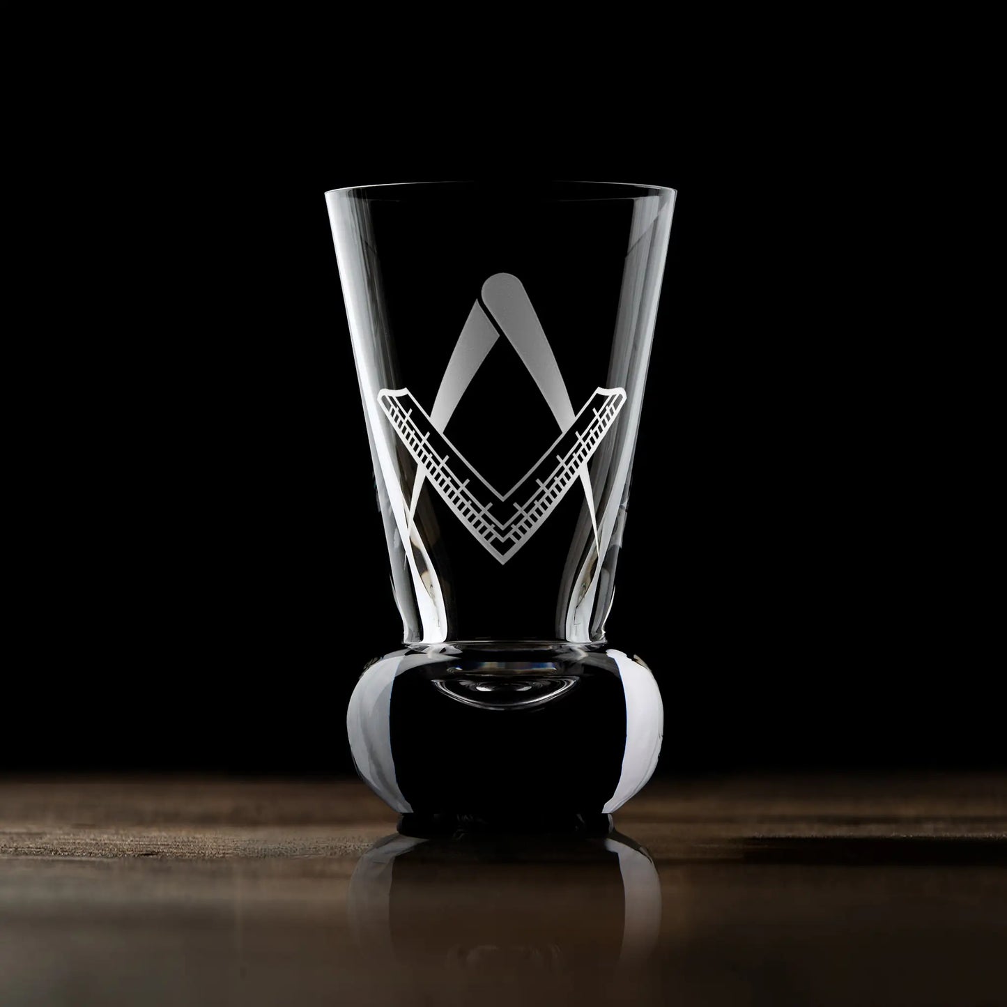 Masonic firing glass engraved with 1st degree, entered apprentice square and compass with space for personlisation