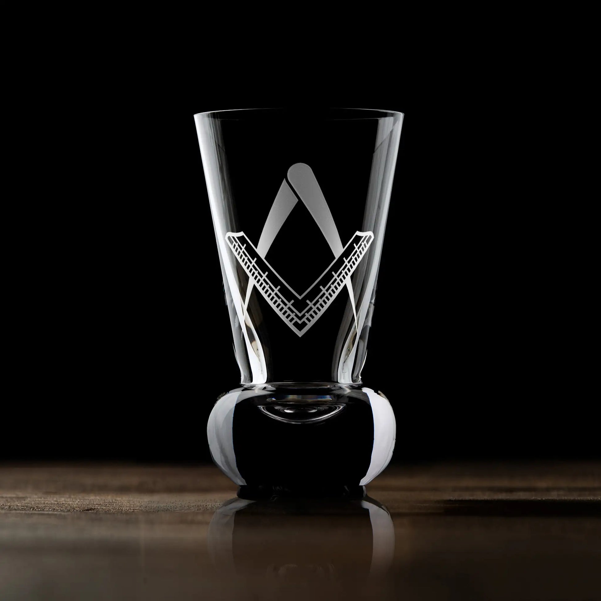 Masonic firing glass engraved with 1st degree, entered apprentice square and compass with space for personlisation