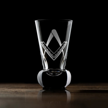 Masonic firing glass engraved with 1st degree, entered apprentice square and compass with space for personlisation