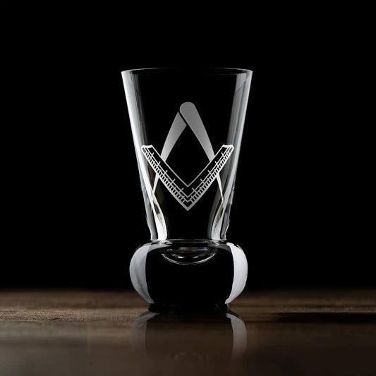 Masonic firing glass engraved with 1st degree, entered apprentice square and compass with space for personlisation