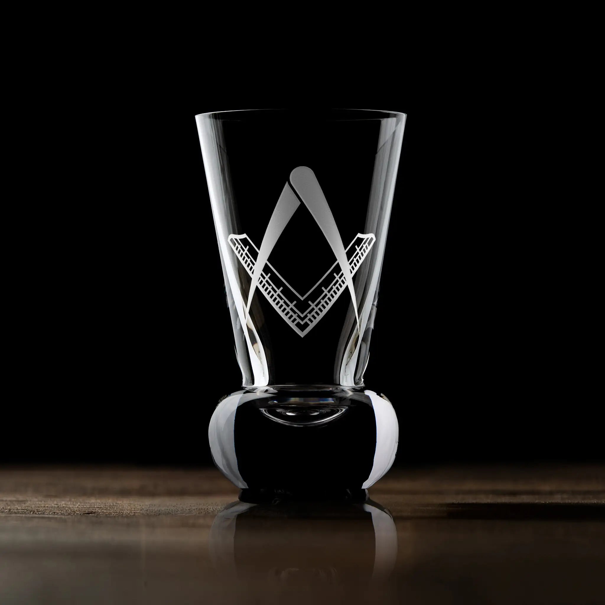 Masonic firing glass engraved with 3rd degree, master mason square and compass with space for inscription