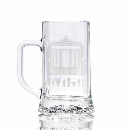 Clear glass tankard personalised with engraved trophies and Shankly Gates on a white background