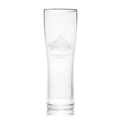 Pint glass engraved with Stob Dearg on Buachaille Etive Mòr, photographed on a white background