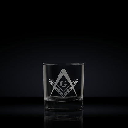 Masonic whisky glass engraved with a 3rd degree square and compass and G