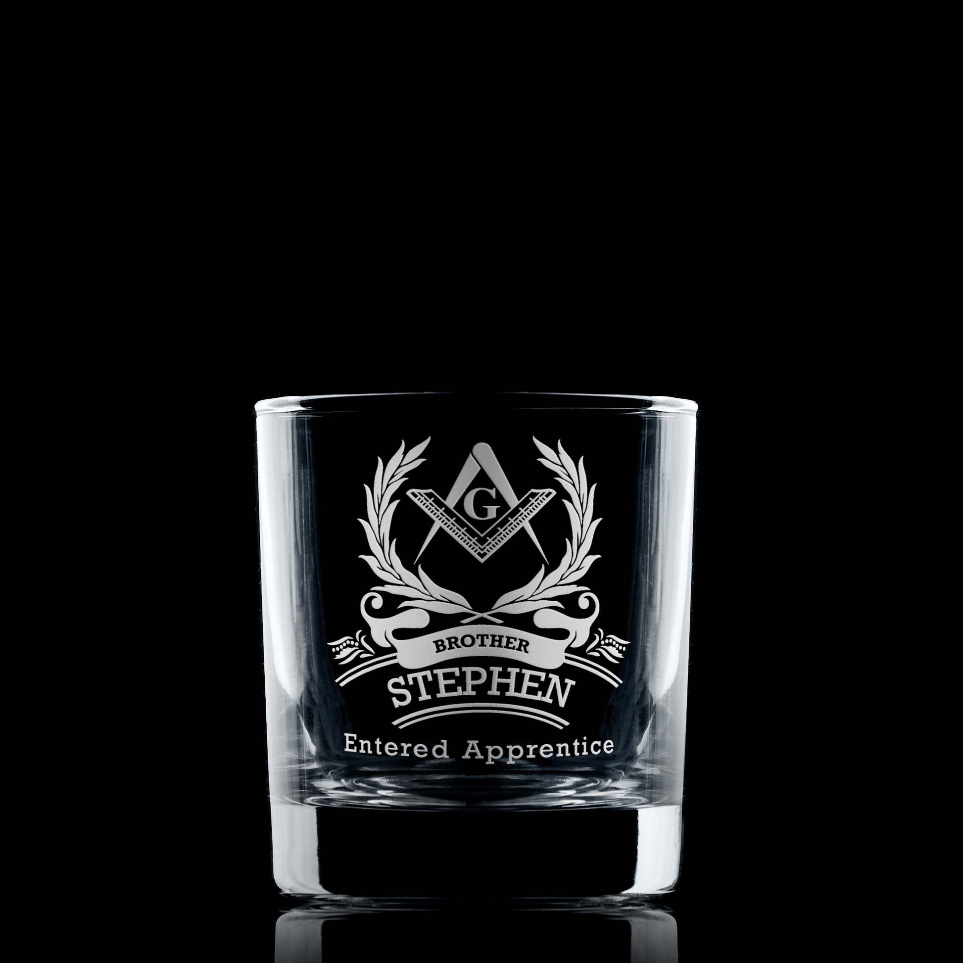 Pesonalised whisky glass engraved with a 1st Degree Entered Apprentice Square & Compass on black background
