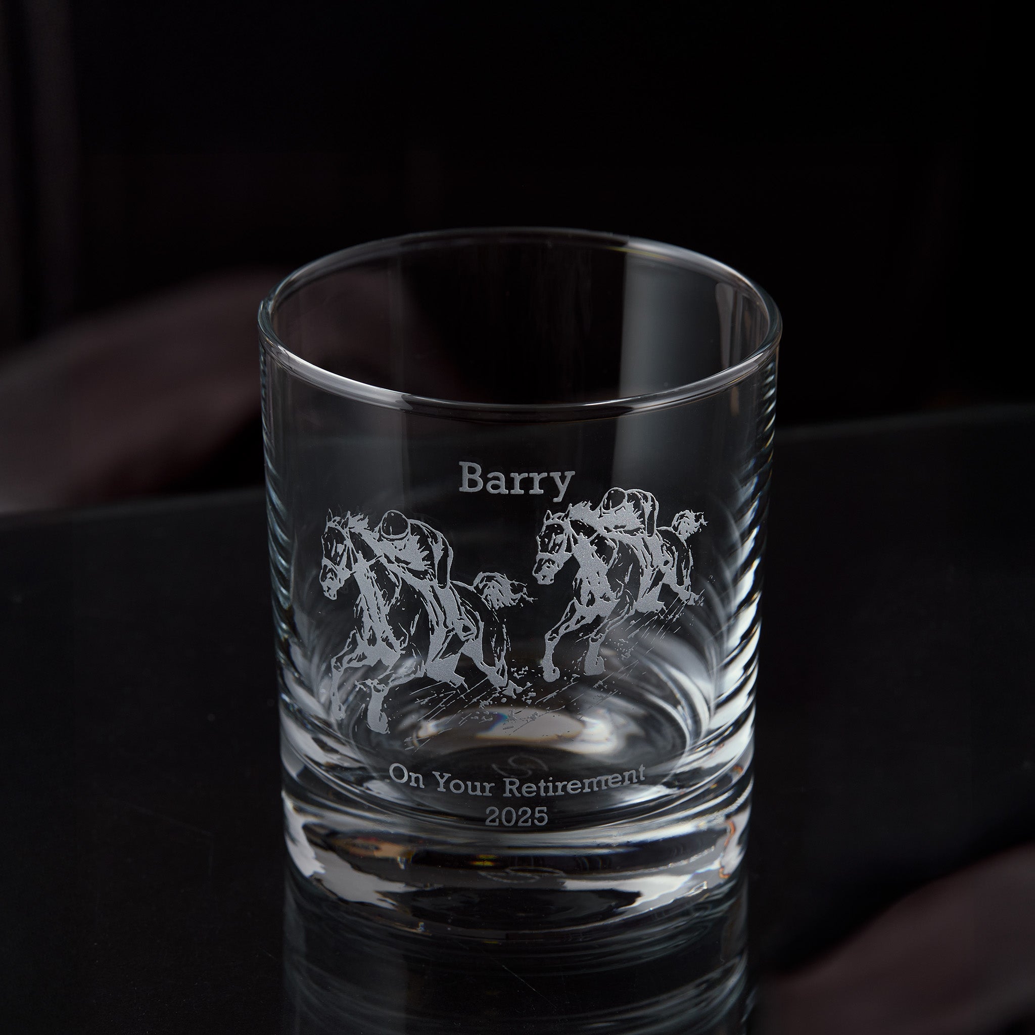 Engraved whisky glass with two racehorses and personalised text